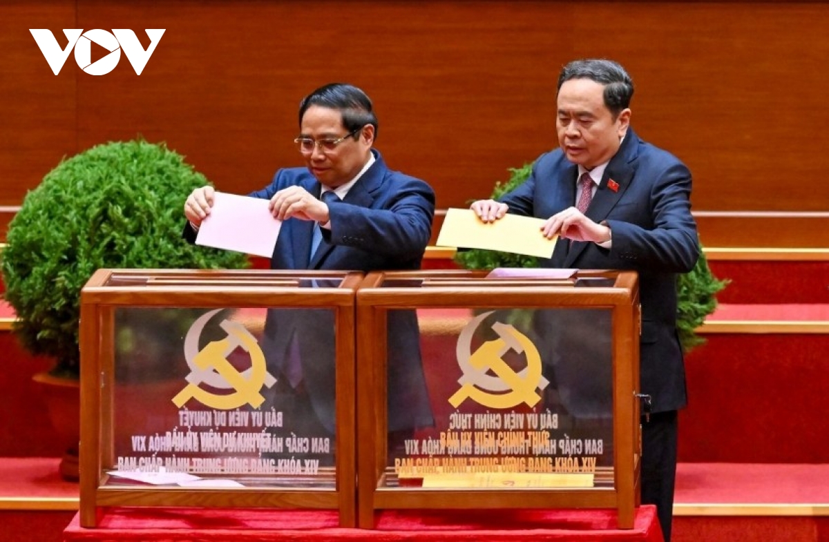 List of 18 members of 14th Party Central Committee from NA Party Organization